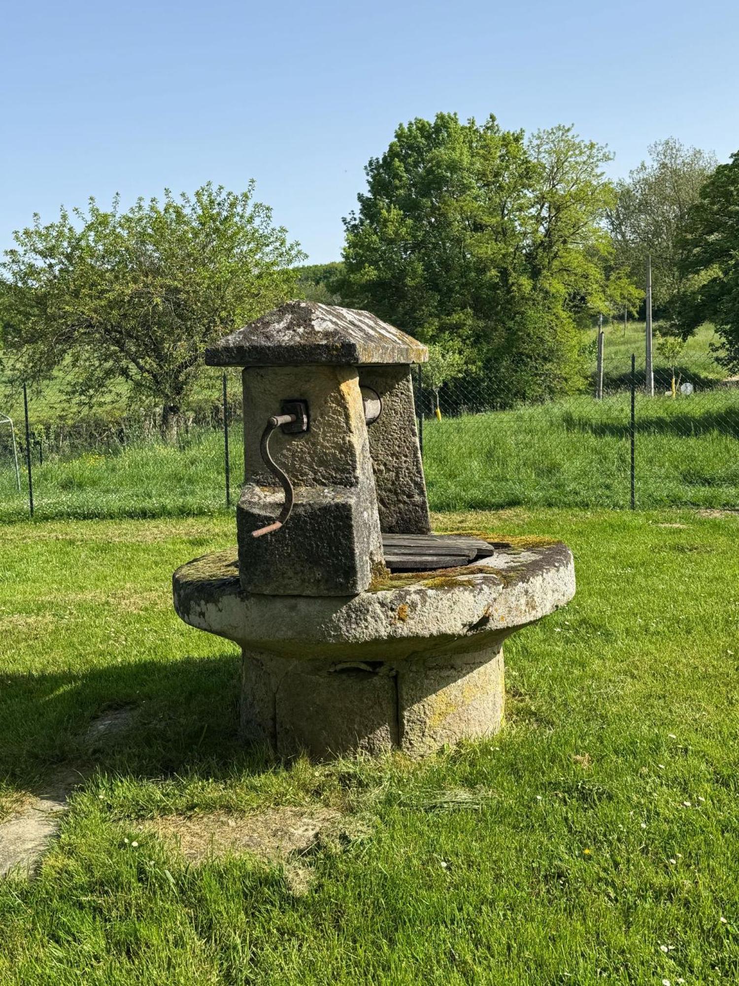 Gite A La Ferme Le Rousset Exteriér fotografie